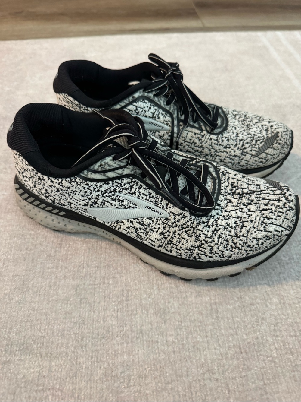 Brooks Women's Black and White Knit Running Sneakers